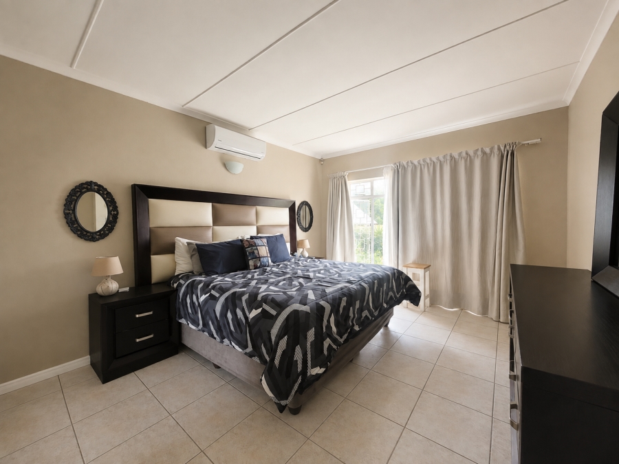 To Let 3 Bedroom Property for Rent in Aston Bay Eastern Cape